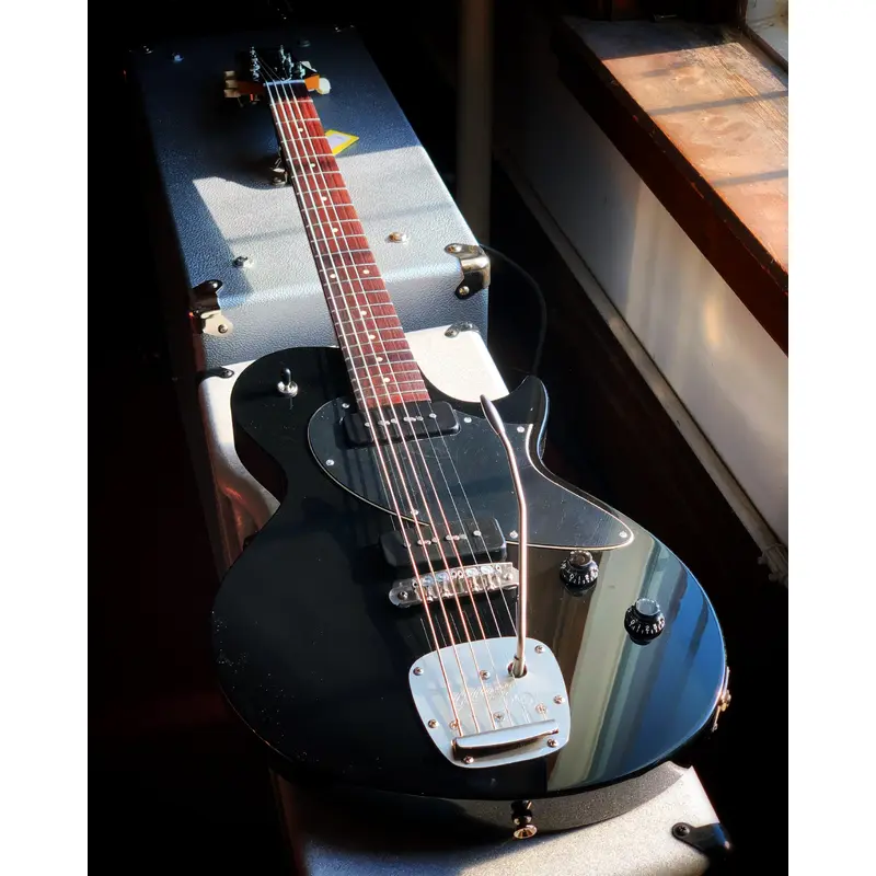 Collings 360 Baritone & Case, Jet Black