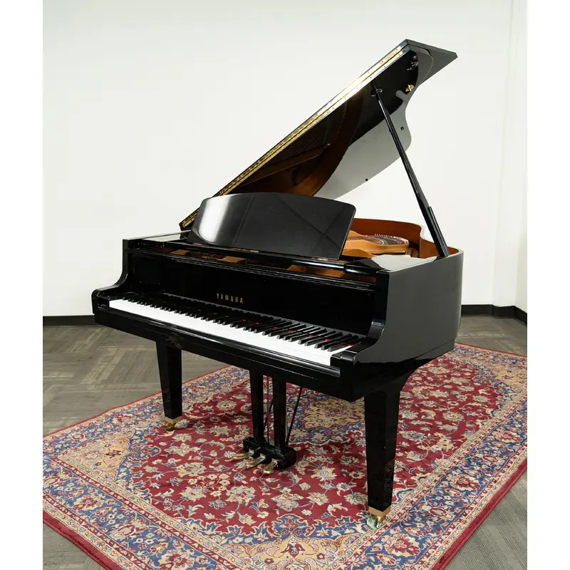 Yamaha 5'3" GH1 Grand Piano w/ Bench | Polished Ebony | SN: 5400071
