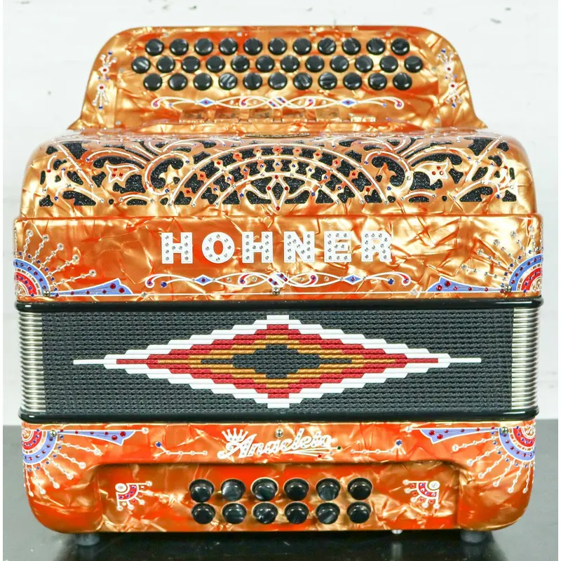 Hohner Anacleto Rey Del Norte TT FBbEb/EAD Accordion Compact Gold