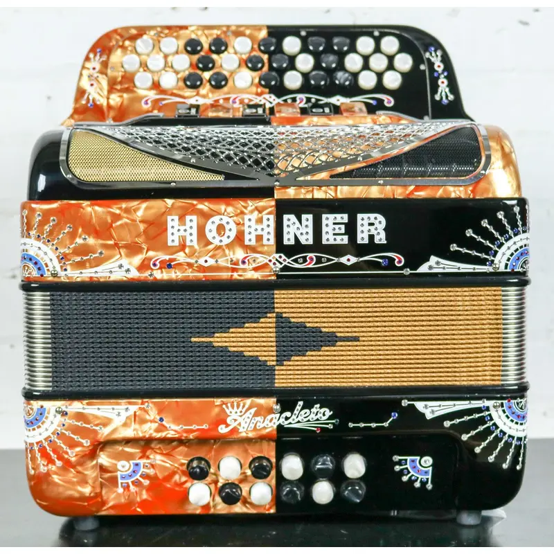 Hohner Anacleto Rey Del Norte TT FBbEb/EAD Accordion Compact Black & Gold