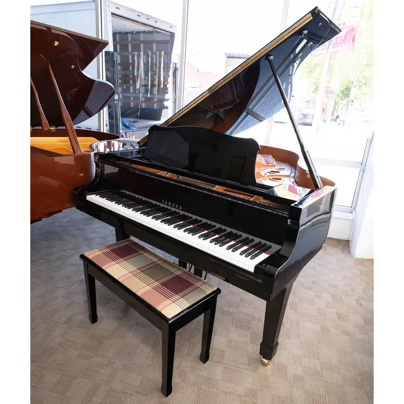 1999 UIW Yamaha C3 6'1" Concert Grand Piano in Polished Ebony - Serial No. 5855658 | Used