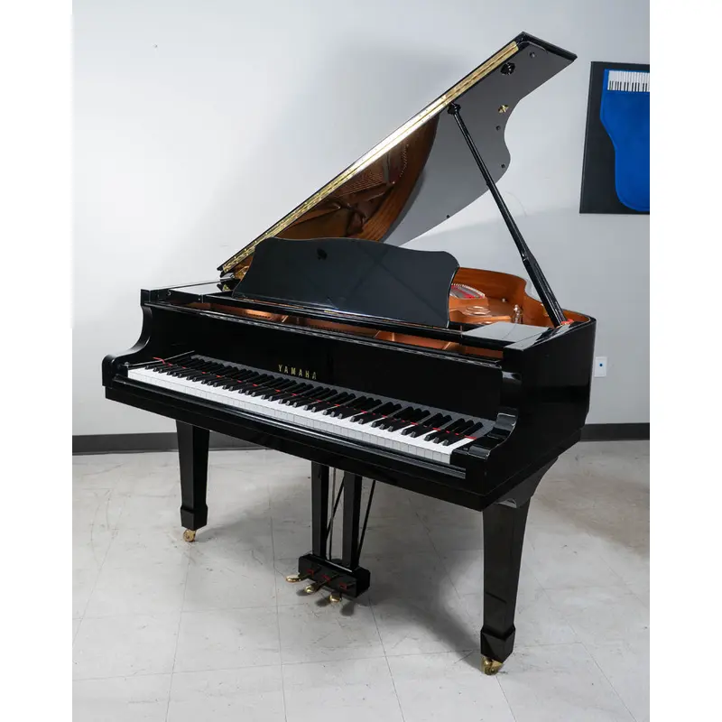 2006 Yamaha C2 Grand Piano in Polished Ebony - (Serial No. 6168635) | Used
